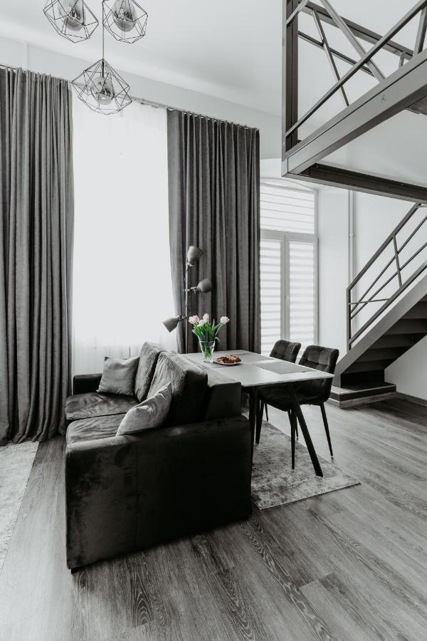 Familia Apartments Vilnius Bagian luar foto